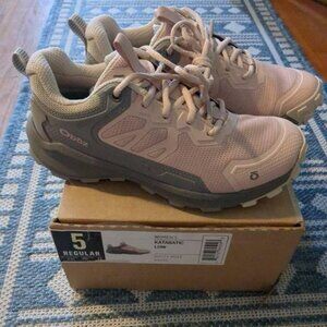 Oboz Women's size 5 trail hiking shoes--new!